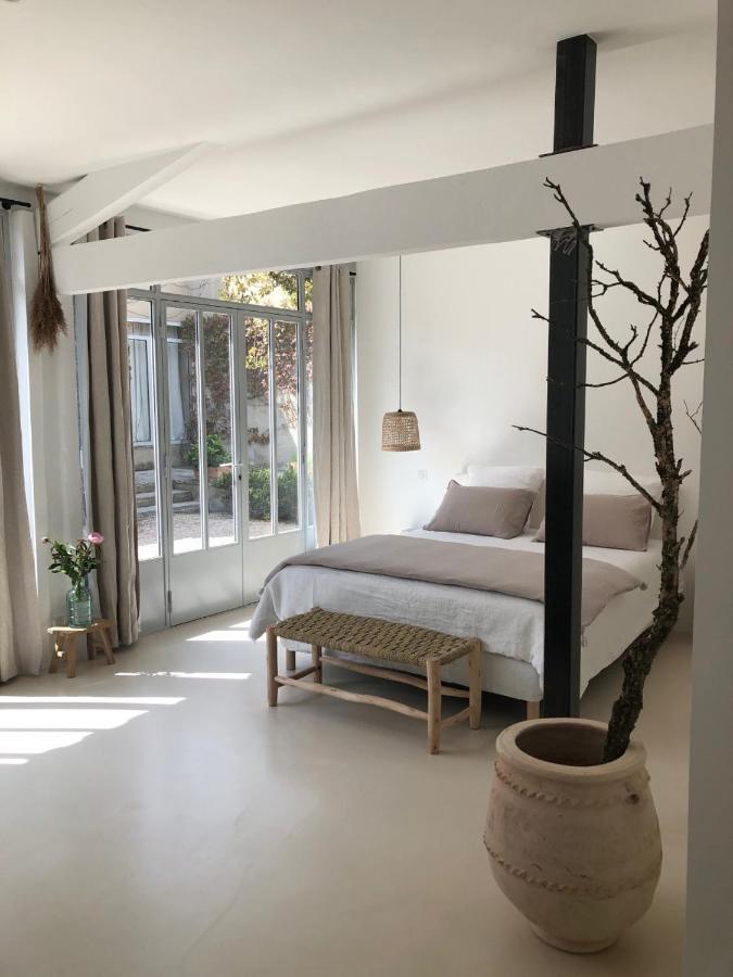 Maison Les Chenes 伊加里雷斯 外观 照片